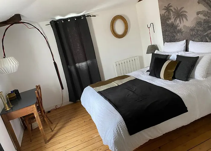 A L'ombre D'armandii Holiday home Chalons-en-Champagne