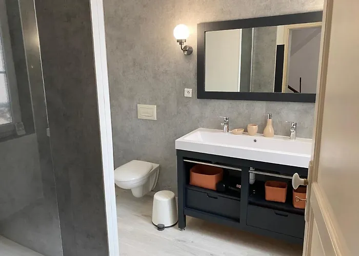 A L'ombre D'armandii Holiday home Chalons-en-Champagne